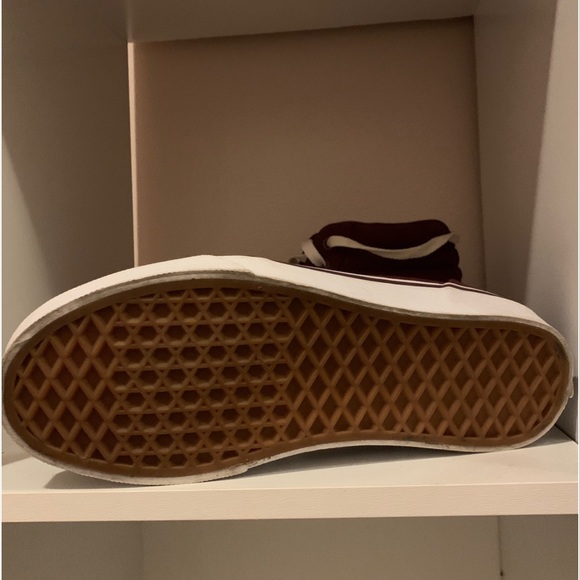 Vans - Picture 3 of 3